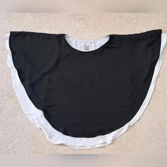 ❤ Beautiful Flowy Nygard Blouse  Small Black White Top - Picture 8 of 11
